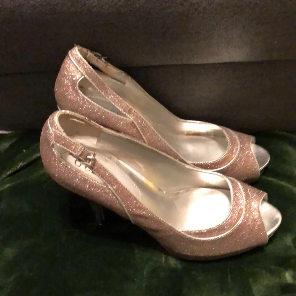 GUESS SHOES - Picture 2 of 7